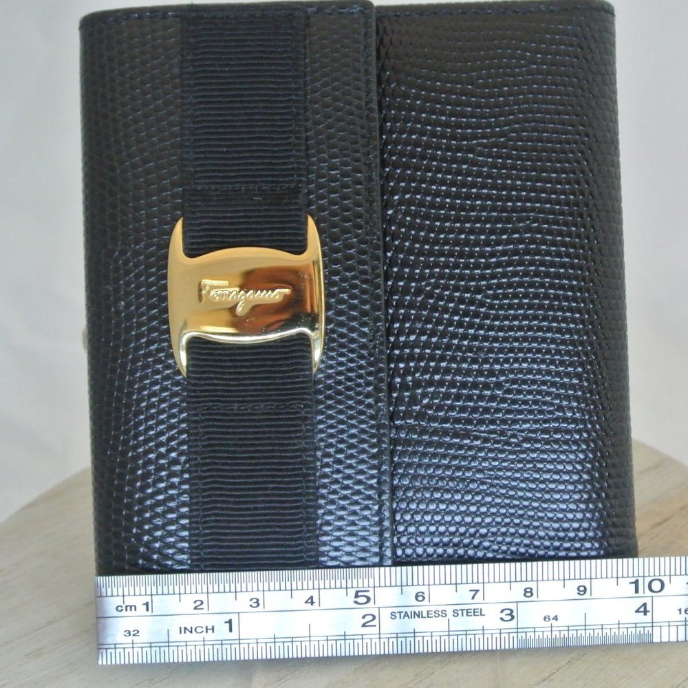 Authentic Salvatore Ferragamo Bow Short Wallet - Picture 2 of 9